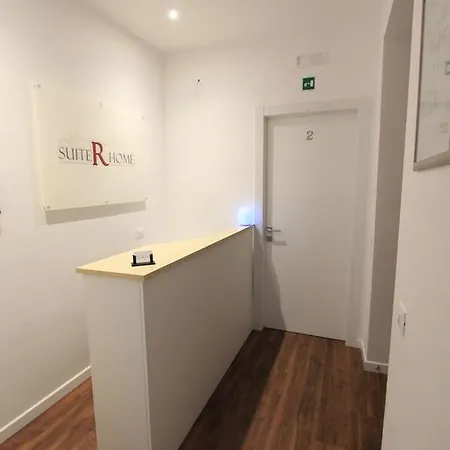 Suiterhome Guest house *